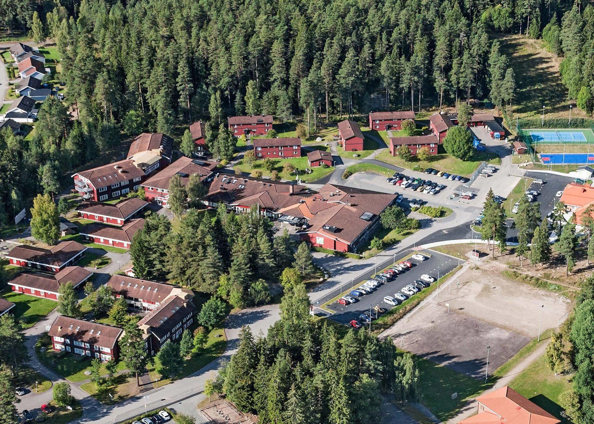 Aedelfors Hotell & Konferens Holsbybrunn Dış mekan fotoğraf